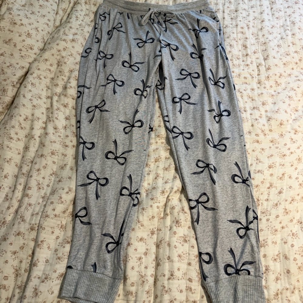 Gray Bow Print Lounge Pants